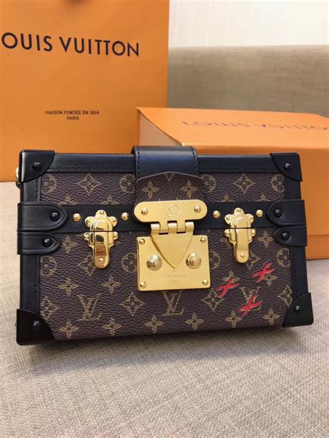 louis vuitton box clutchstyling